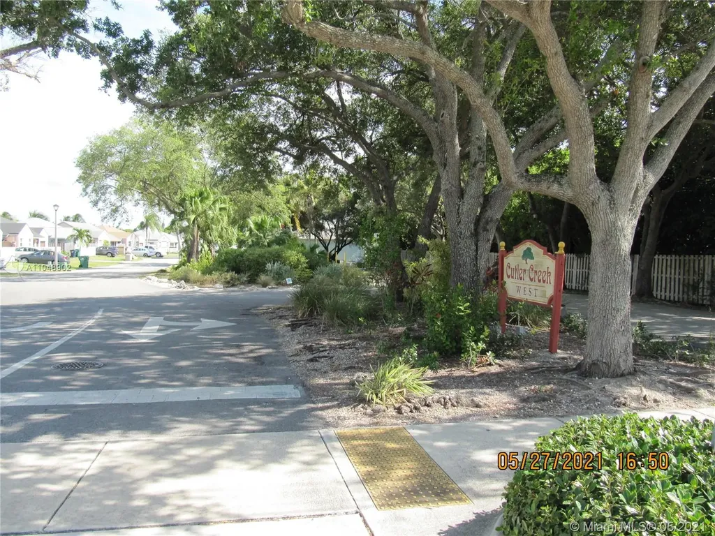 10451 SW 207th Terrace Cutler Bay FL 33189