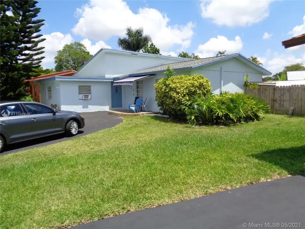 7820 SW 7th Court North Lauderdale FL 33068