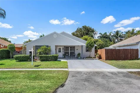 8660 SW 16th Street Pembroke Pines FL 33025