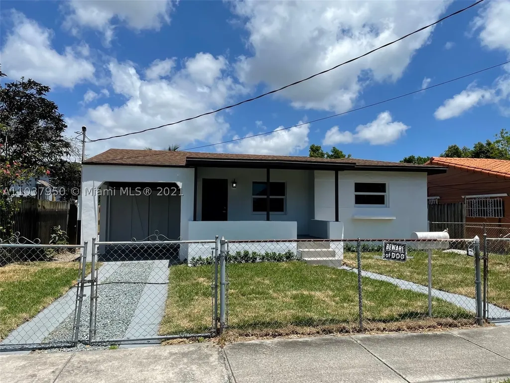1545 NW 27th Street Miami FL 33142