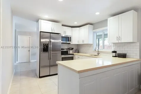7701 NW 10th Street Plantation FL 33322