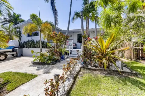 912 Johnson Street Hollywood FL 33019