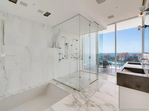 800 S Pointe Drive Miami Beach FL 33139