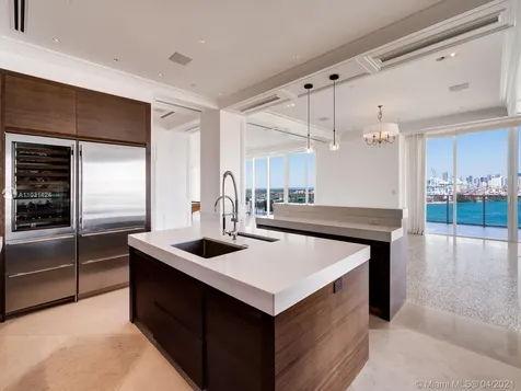 800 S Pointe Drive Miami Beach FL 33139