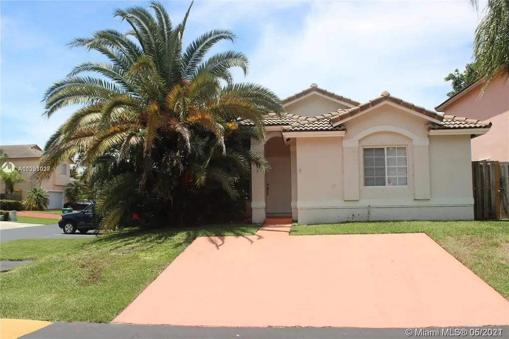8859 SW 215th Lane Cutler Bay FL 33189