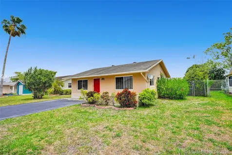 8114 NW 92nd Avenue Tamarac FL 33321