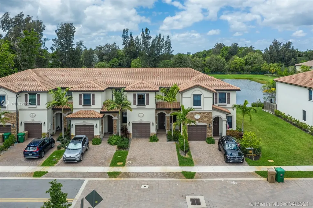 5021 Kobus Terrace Davie FL 33314