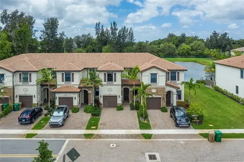 5021 Kobus Terrace Davie FL 33314