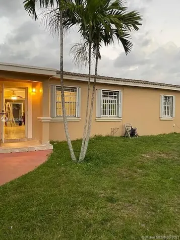 10121 SW 35th Terrace Miami FL 33165