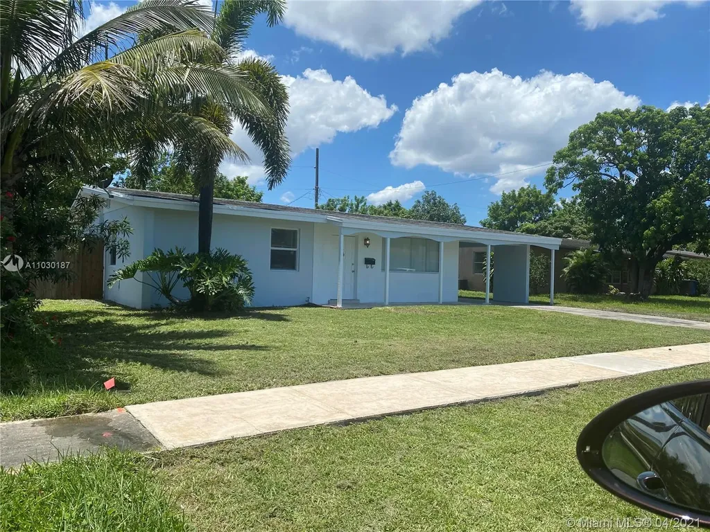 2911 NW 44th Avenue Lauderdale Lakes FL 33313