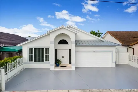 982 SW 142nd Avenue Miami FL 33184