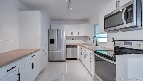 17030 NW 85th Court Hialeah FL 33015