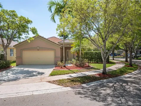 967 Golden Cane Drive Weston FL 33327