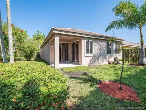 967 Golden Cane Drive Weston FL 33327