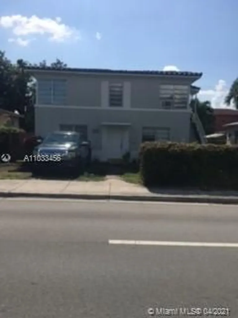930 SW 22nd Avenue Miami FL 33135