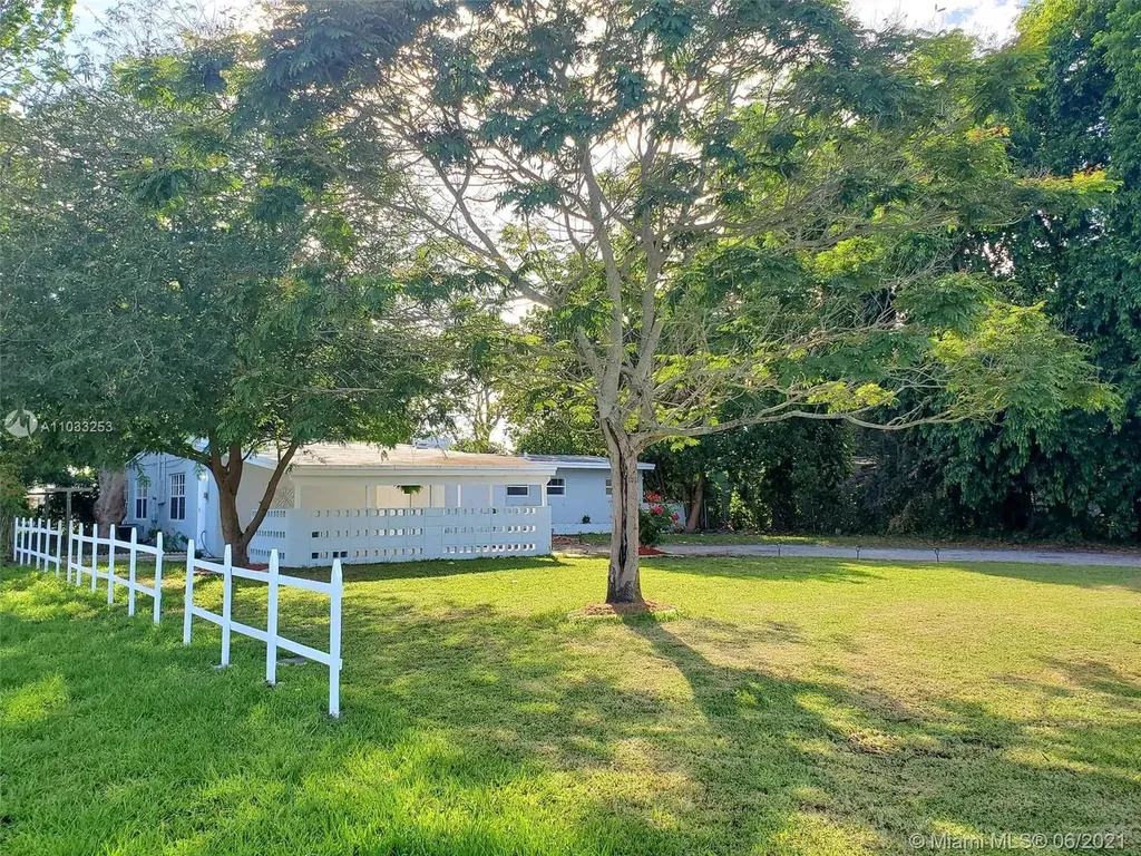 104 Beach Avenue Port St. Lucie FL 34952