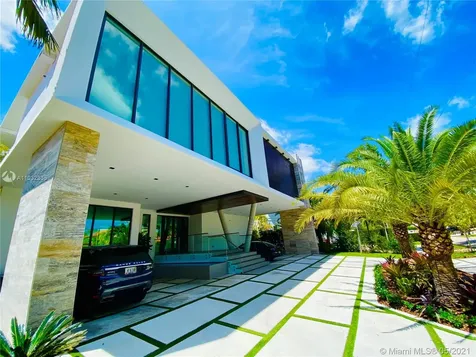 13190 Biscayne Bay Terrace North Miami FL 33181