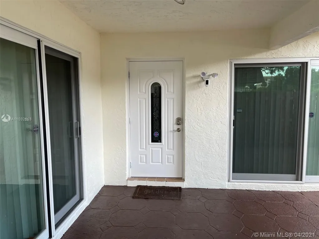 7913 Tam Oshanter Boulevard North Lauderdale FL 33068