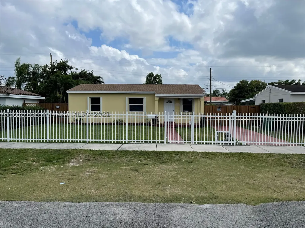 7520 SW 30th Terrace Miami FL 33155