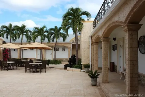 2007 N Ocean Drive Hollywood FL 33019