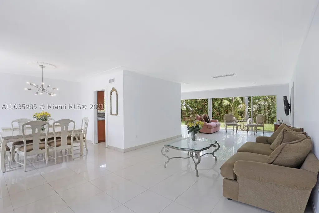 465 NE 114th Street Miami FL 33161