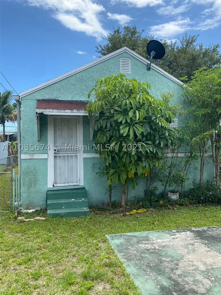 3156 NW 55th Street Miami FL 33142