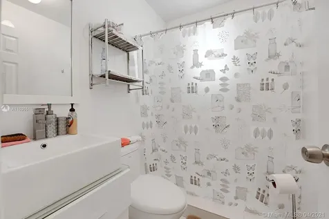 3917 N Meridian Avenue Miami Beach FL 33140