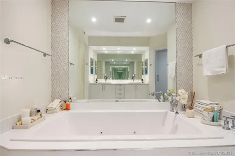 781 Crandon Boulevard Key Biscayne FL 33149