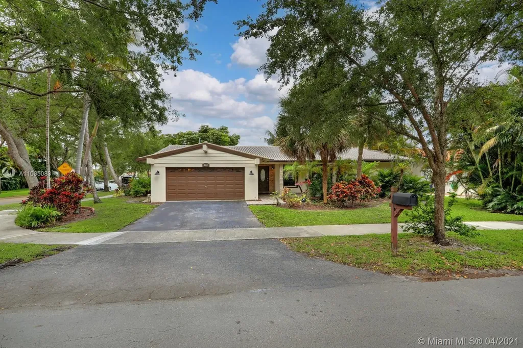 8450 Menteith Terrace Miami Lakes FL 33016