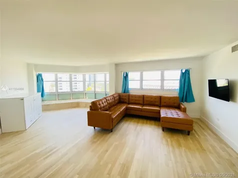 1881 Washington Avenue Miami Beach FL 33139