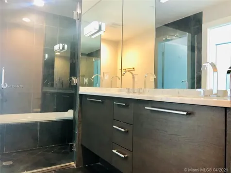 900 Biscayne Boulevard Miami FL 33132
