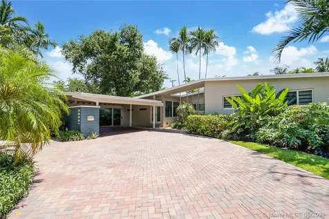 18655 NE 21st Avenue North Miami Beach FL 33179