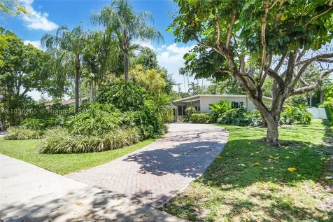 18655 NE 21st Avenue North Miami Beach FL 33179