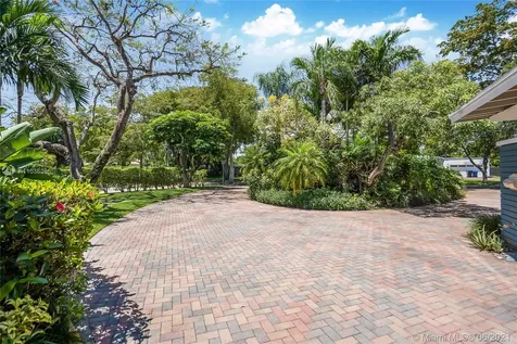 18655 NE 21st Avenue North Miami Beach FL 33179