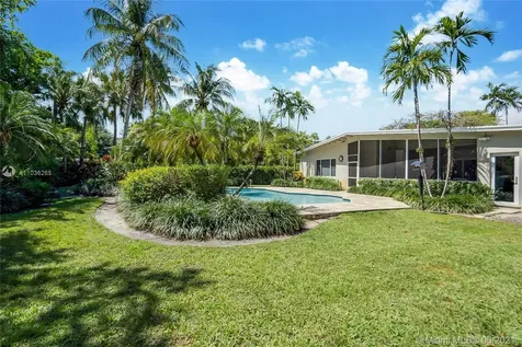 18655 NE 21st Avenue North Miami Beach FL 33179