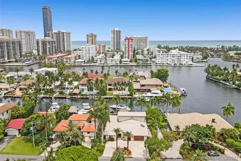 649 Hibiscus Drive Hallandale Beach FL 33009