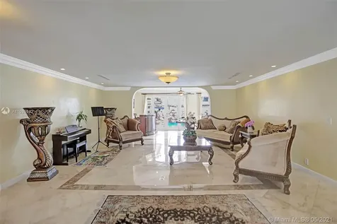 649 Hibiscus Drive Hallandale Beach FL 33009