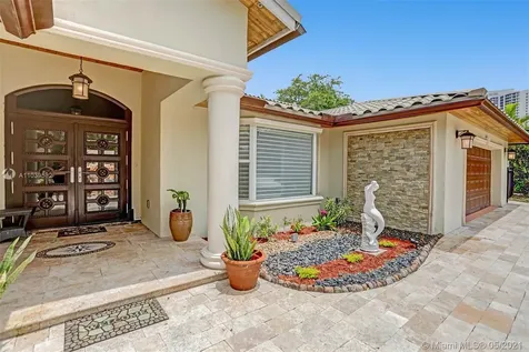 649 Hibiscus Drive Hallandale Beach FL 33009