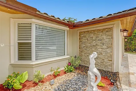 649 Hibiscus Drive Hallandale Beach FL 33009