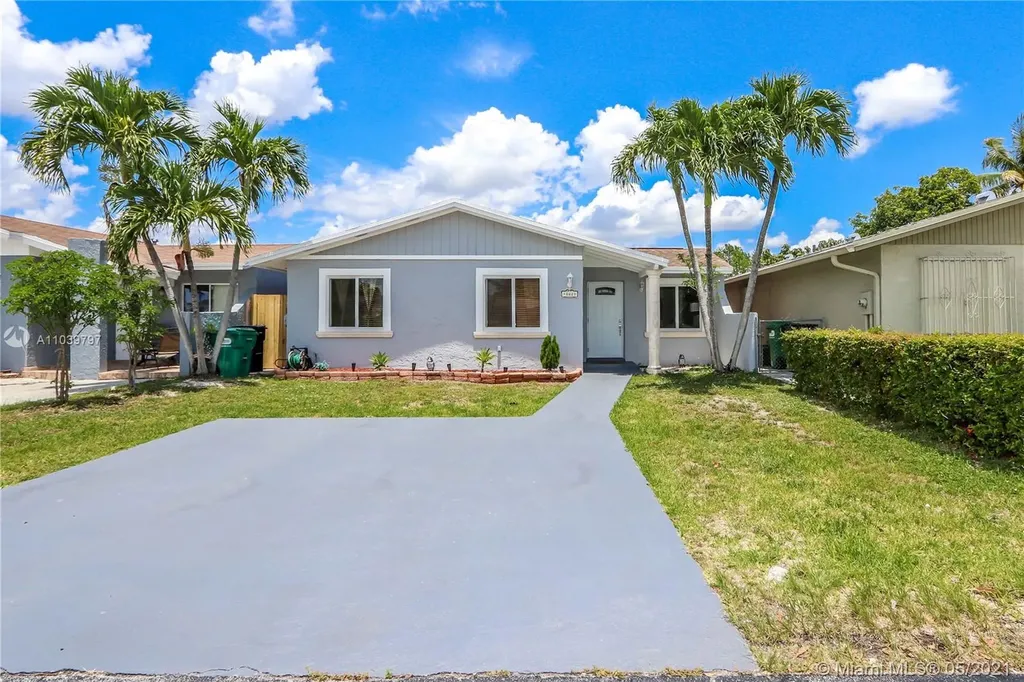 10621 SW 23rd Terrace Miami FL 33165