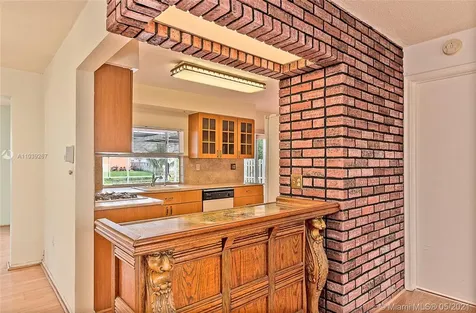 8902 NW 24th Place Sunrise FL 33322