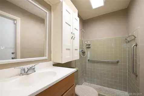 8902 NW 24th Place Sunrise FL 33322