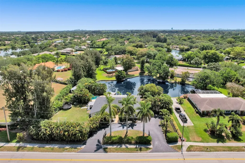 4010 S Hiatus Road Davie FL 33330