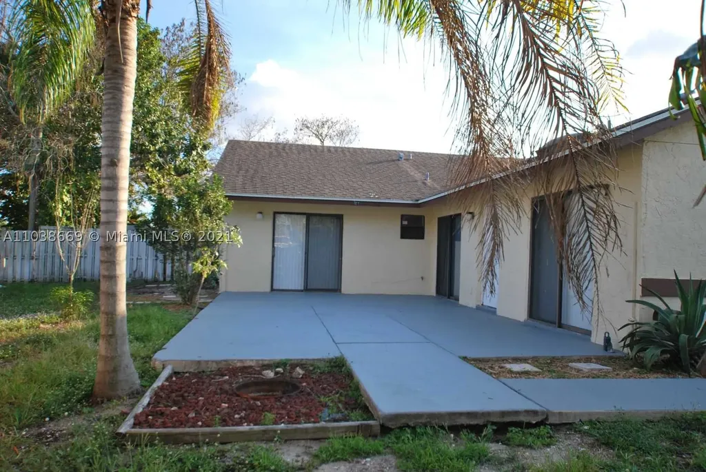 1672 Hawthorne Place Wellington FL 33414