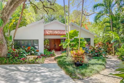 3574 Avocado Avenue Miami FL 33133