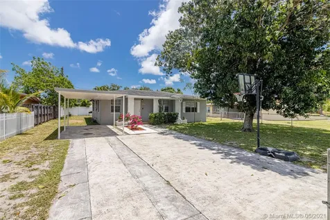 16017 NE 9th Court North Miami Beach FL 33162