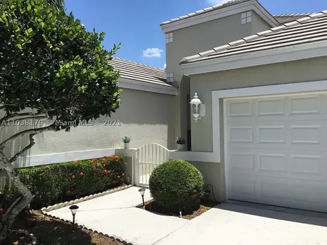 2030 Island Circle Weston FL 33326