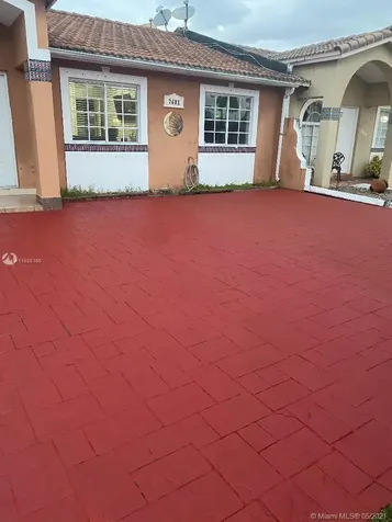 7681 NW 178th Terrace Hialeah FL 33015