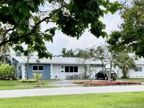 806 S Rainbow Drive Hollywood FL 33021