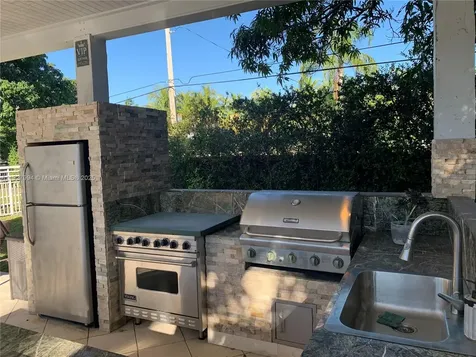 7625 SW 75th Avenue Miami FL 33143
